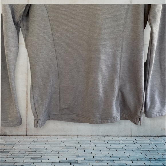 Peter Millar Women’s Grey Quarter Zipper Golf Pullover Top - Picture 5 of 9